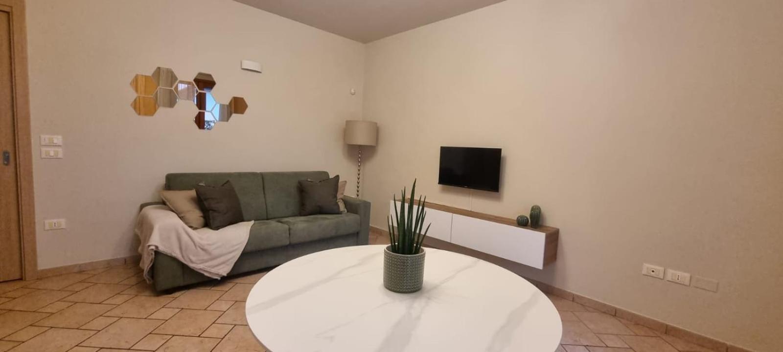 Hoya Apartment 西尔米奥奈 外观 照片