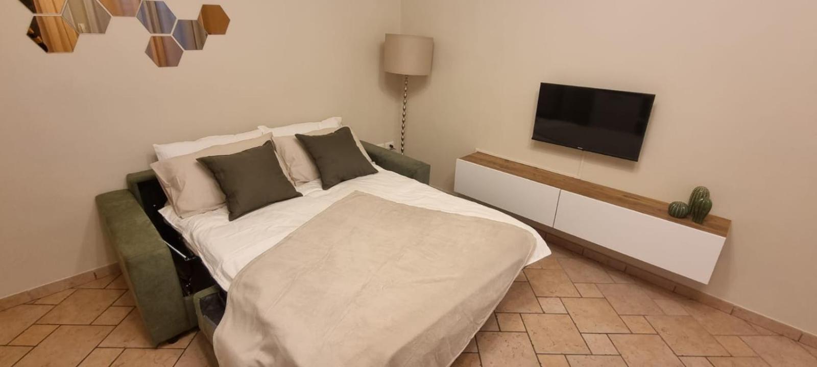 Hoya Apartment 西尔米奥奈 外观 照片