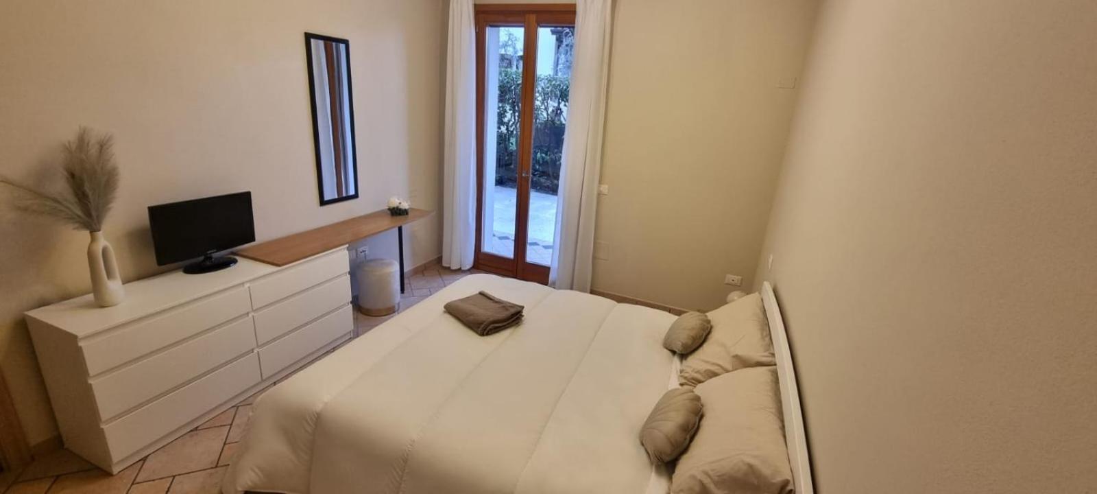 Hoya Apartment 西尔米奥奈 外观 照片