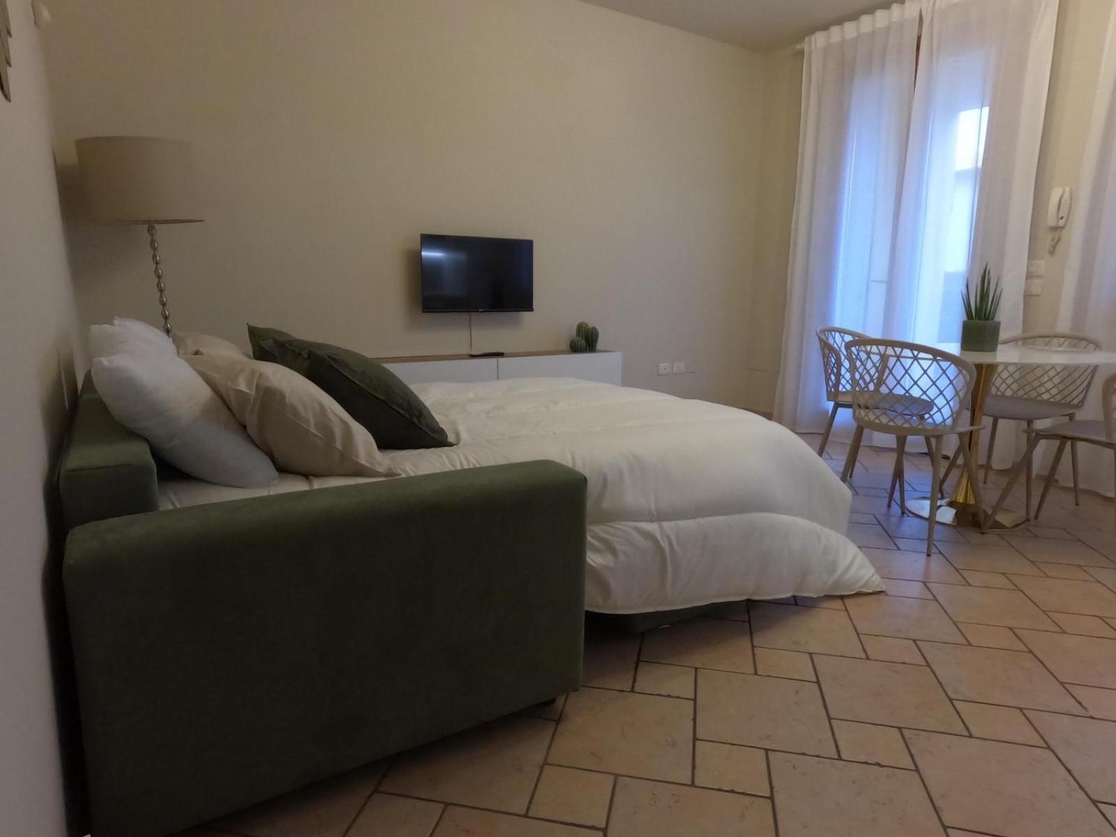 Hoya Apartment 西尔米奥奈 外观 照片